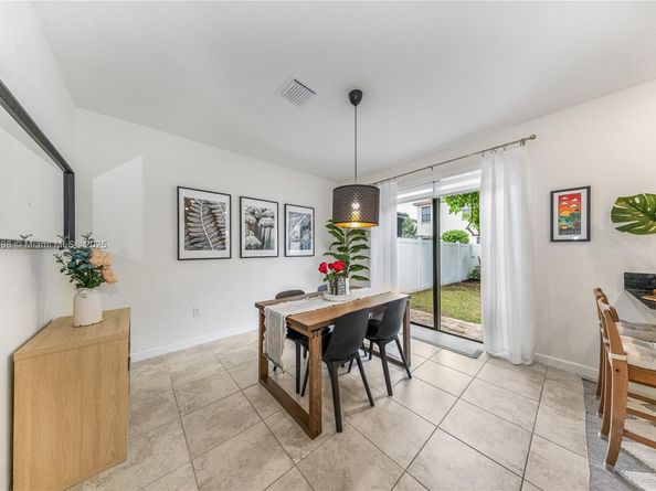 3433 W 104th Ter, Hialeah FL 33018