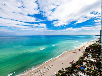 18101 Collins Ave