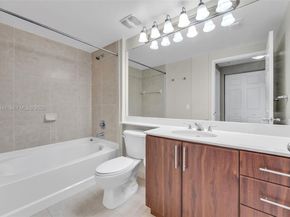 2421 NE 65th St 403, Fort Lauderdale FL 33308