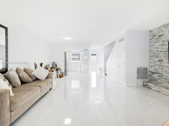 6524 W 3rd Ave, Hialeah FL 33012