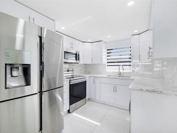 6524 W 3rd Ave, Hialeah FL 33012