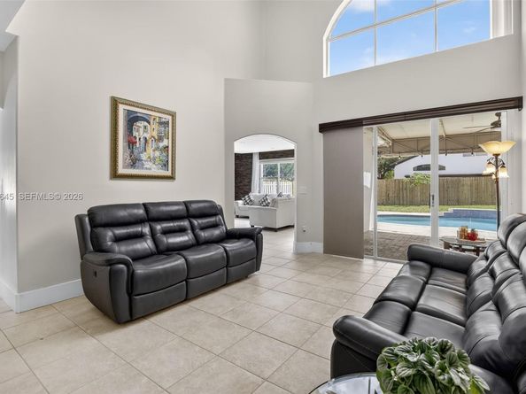 19010 NW 23rd Ct, Pembroke Pines FL 33029