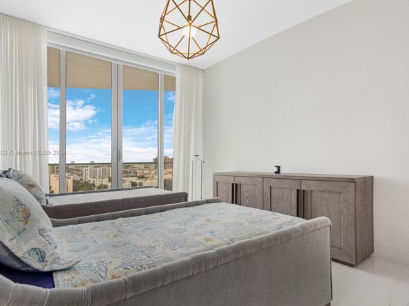 16901 Collins Ave 1402, Sunny Isles Beach FL 33160