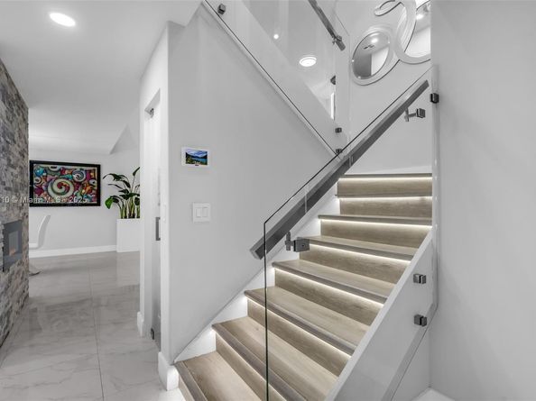 612 SW 179th Ave, Pembroke Pines FL 33029