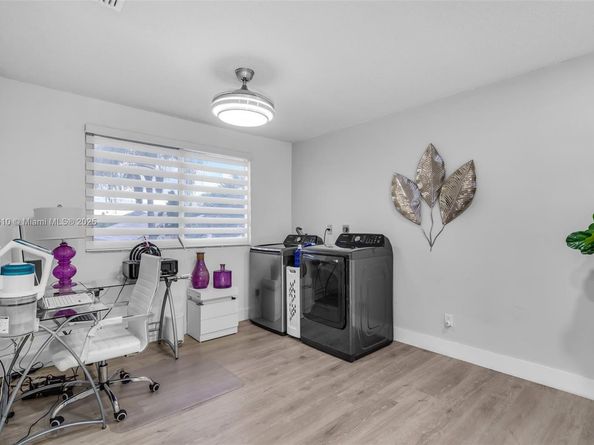 612 SW 179th Ave, Pembroke Pines FL 33029