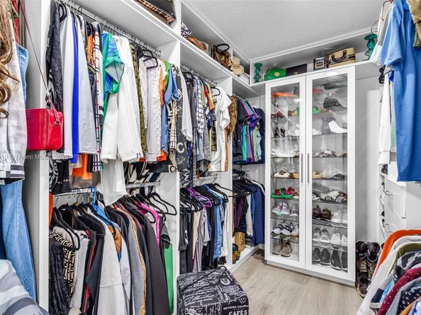 612 SW 179th Ave, Pembroke Pines FL 33029