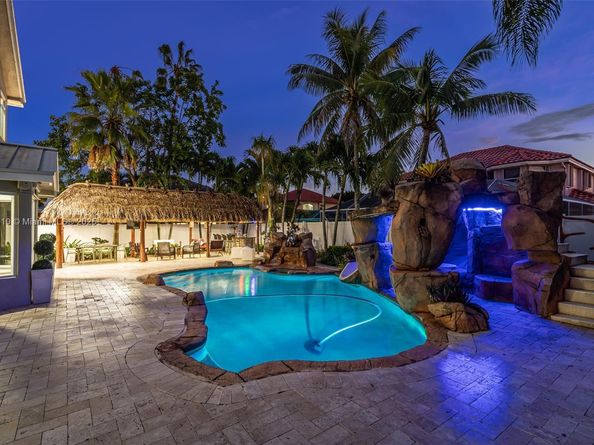 612 SW 179th Ave, Pembroke Pines FL 33029