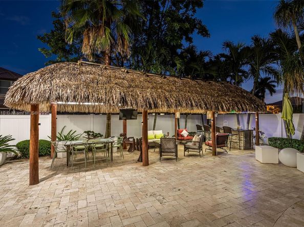 612 SW 179th Ave, Pembroke Pines FL 33029