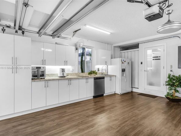 612 SW 179th Ave, Pembroke Pines FL 33029