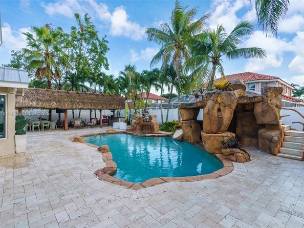 612 SW 179th Ave, Pembroke Pines FL 33029