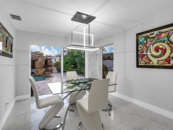 612 SW 179th Ave, Pembroke Pines FL 33029