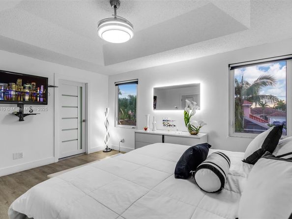 612 SW 179th Ave, Pembroke Pines FL 33029