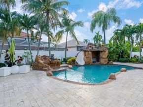 612 SW 179th Ave, Pembroke Pines FL 33029