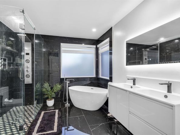 612 SW 179th Ave, Pembroke Pines FL 33029