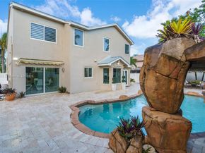 612 SW 179th Ave, Pembroke Pines FL 33029