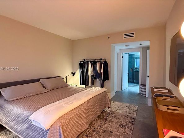 2000 Island Blvd 2404, Aventura FL 33160