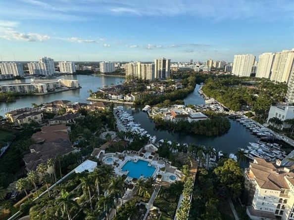 2000 Island Blvd 2404, Aventura FL 33160