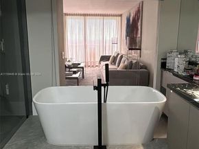 2000 Island Blvd 2404, Aventura FL 33160