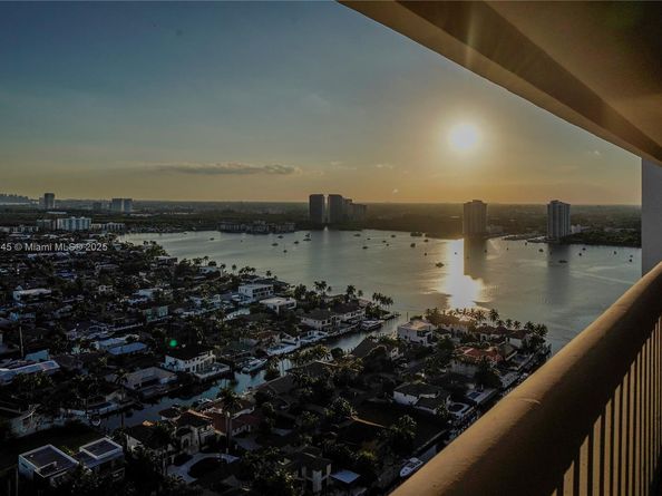 2000 Island Blvd 2404, Aventura FL 33160