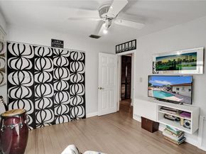 7825 NW 174th St, Hialeah FL 33015