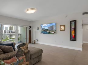 300 Bayview Dr 605, Sunny Isles Beach FL 33160