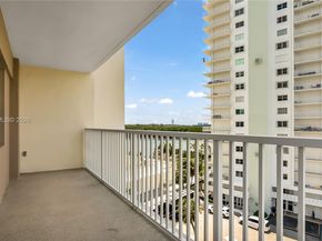 300 Bayview Dr 605, Sunny Isles Beach FL 33160