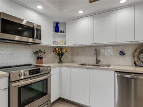 300 Bayview Dr 605, Sunny Isles Beach FL 33160