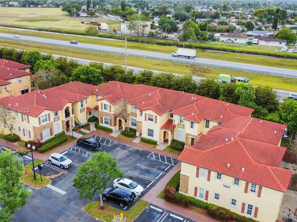 1690 NE 33rd Ave 1066, Homestead FL 33033