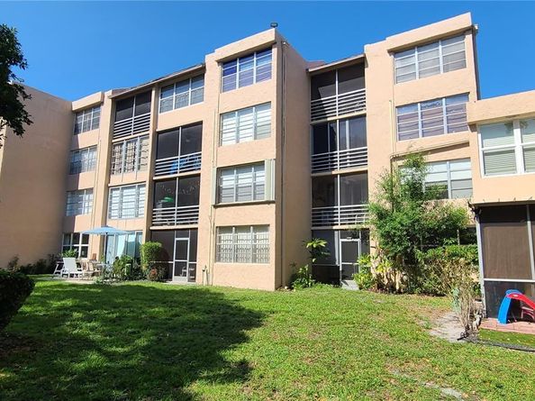 9410 Live Oak Pl 109, Davie FL 33324