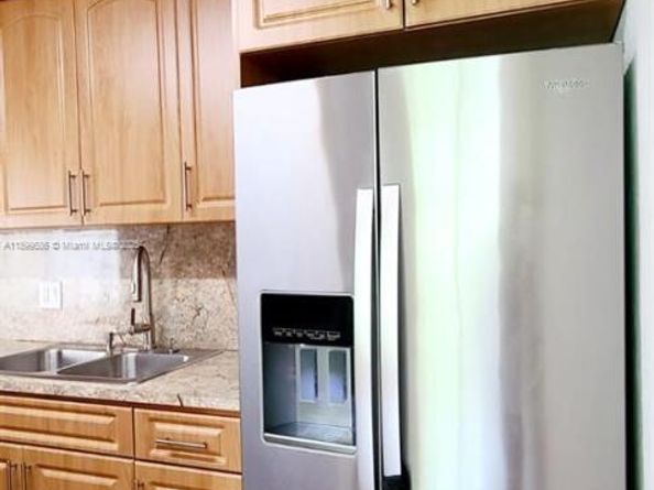 9410 Live Oak Pl 109, Davie FL 33324