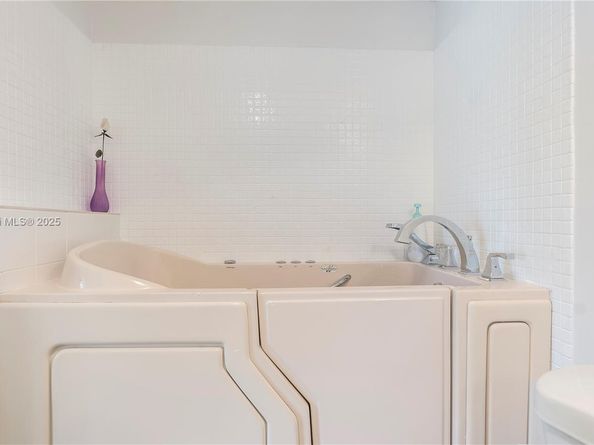1012 Berkshire A 1012, Deerfield Beach FL 33442