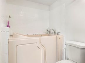 1012 Berkshire A 1012, Deerfield Beach FL 33442