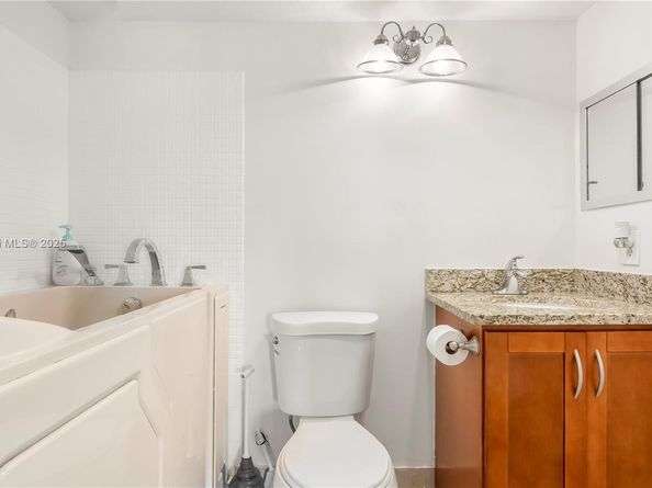 1012 Berkshire A 1012, Deerfield Beach FL 33442