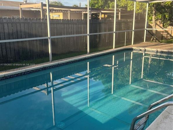 11711 NW 29th St, Sunrise FL 33323