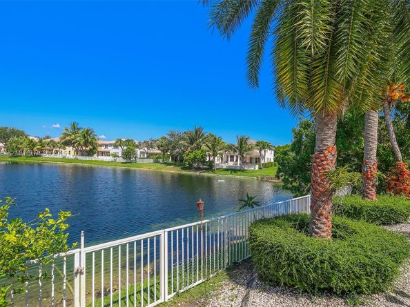 4604 SW 132nd Ave, Miramar FL 33027