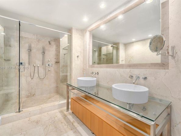 6000 Collins Ave 330, Miami Beach FL 33140