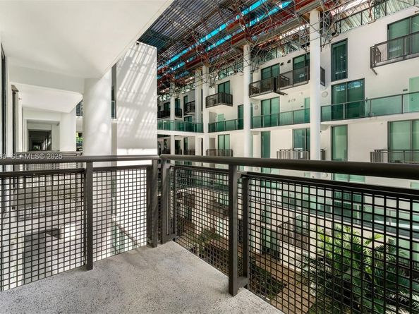 6000 Collins Ave 330, Miami Beach FL 33140