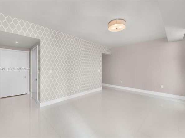 6000 Collins Ave 330, Miami Beach FL 33140