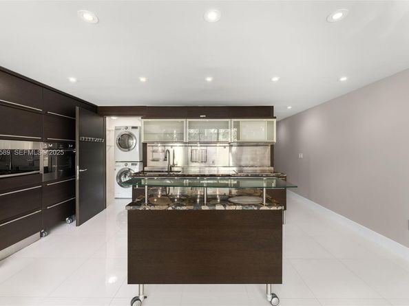 6000 Collins Ave 330, Miami Beach FL 33140