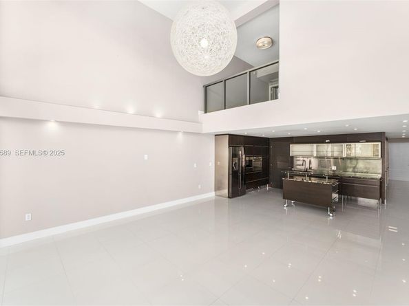 6000 Collins Ave 330, Miami Beach FL 33140