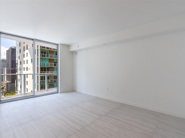 77 SE 5th Street 2107, Miami FL 33143