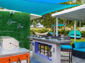 2376 NW 2nd St, Miami FL 33125