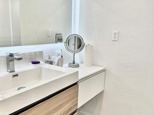 3375 N Country Club Dr 701, Aventura FL 33180