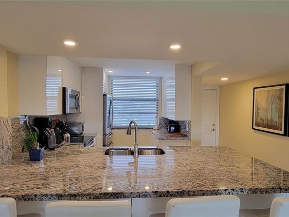 1530 Whitehall Dr 405, Davie FL 33324