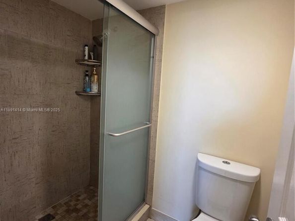 1530 Whitehall Dr 405, Davie FL 33324