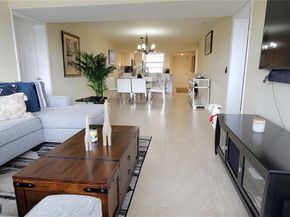 1530 Whitehall Dr 405, Davie FL 33324