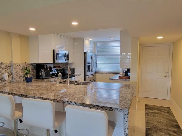 1530 Whitehall Dr 405, Davie FL 33324