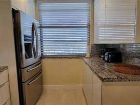 1530 Whitehall Dr 405, Davie FL 33324