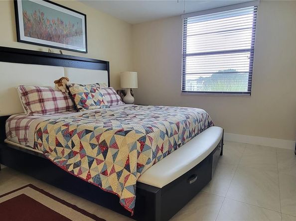 1530 Whitehall Dr 405, Davie FL 33324
