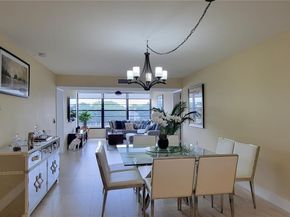 1530 Whitehall Dr 405, Davie FL 33324